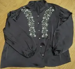 OFALO グレーの刺繍入りシャツ M