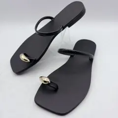 極美品✨ニコラスライナス メタリックフィンガーフックサンダル 黒 36 23cmのサムネイル