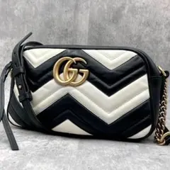 【即完売デザイン】グッチ GGマーモント キルティング ショルダーバッグ 白黒