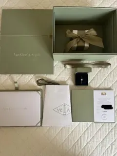 Van Cleef & Arpels スウィートアルハンブラ ブレスレット
