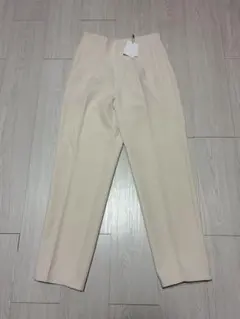 グレイル　GRL テーパードパンツ　アイボリー