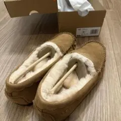 UGG モカシンW SCALLOPED MOC 24cm - メルカリ