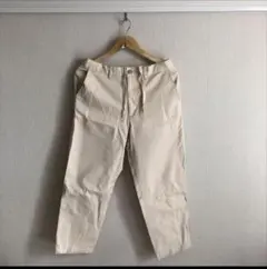 イージーパンツ　白パンツ