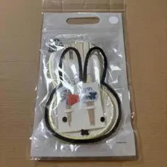 ウサギ型の紙製飾り素材