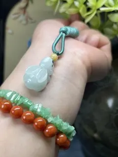 リアル品❣️美品❗️ミャンマー産A貨翡翠　精緻の手彫り兎干支ネックレス　鑑定書付き