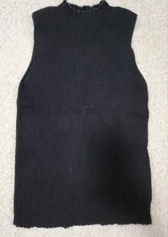UNIQLO ブラック ノースリーブ