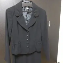 LEST ROSEブラックスカートスーツ