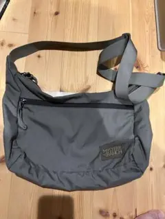 MYSTERY RANCH グレー ショルダーバッグ