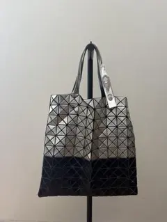 P*E様 BAOBAO イッセイミアケ　シルバー ブラック トートバッグ