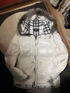 松本潤着用モデルバーバリーブラックレーベルシャイニーホワイトダウンジャケットL