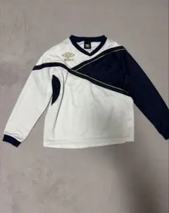 umbro Vネックシャツ サッカー ホワイト/ネイビー 140