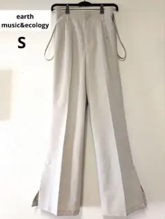 アースミュージックエコロジー　ベージュ 　サイドスリット　パンツ　サスペンダー