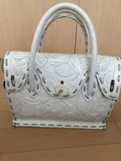 カービングトライブス トートバッグ ホワイト ピンク - メルカリ