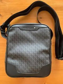 美品■モンブラン　ショルダーバッグ　ロゴ入りショルダー　黒　ファスナー開閉式 楽天市場】モンブラン MONTBLANC ショルダーバッグ 113299