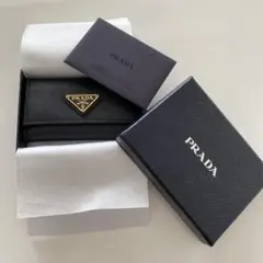 PRADA ブラックレザーキーリング