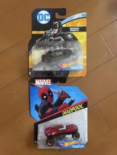 ホットウィール 2個セットバットマン、デッドプール