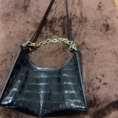 クロコダイル風黒ハンドバッグ