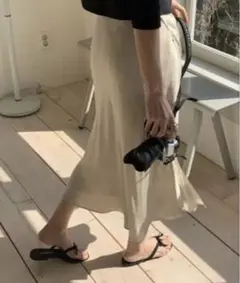 ounce tulip satin skirtのサムネイル