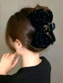 【新品・未使用】ストーン　ヘア バレッタ 髪飾 ベルベット ヘアクリップ 髪留め