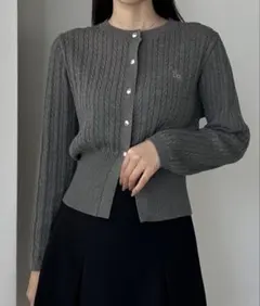 Louere ゴールドボタンケーブルニットカーディガン