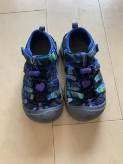 キッズサンダル 青と緑のパターン　keen 18.5cm