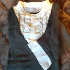 フリル付きブラウスとカーディガン M