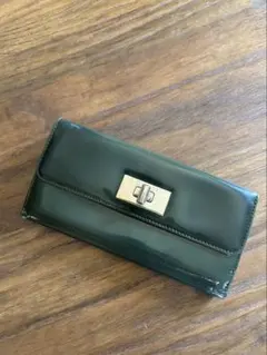 Gucci ダークグリーン パテントレザー 長財布
