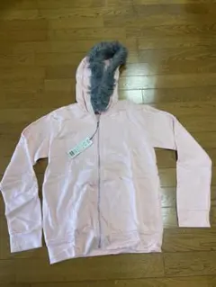 フード付きパーカー