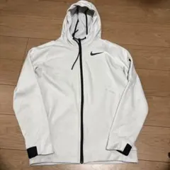 Nike フード付きジャケット ホワイトセットアップ