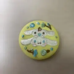サンリオ 刺繍缶バッジ シナモロール ミルク
