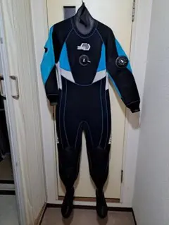 QUIVER カモフラージュ ドライスーツ 美品 ドライスーツ ブラック/カモフラージュ 5×3ミリ - メルカリ
