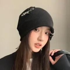 ピン付きニット帽 黒男女兼用リング付き ビーニー 韓国ストリートおしゃれ