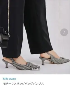 ストラップパンプス