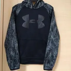 UNDER ARMOUR　パーカー　YLG　150