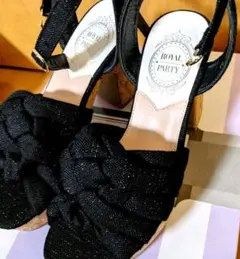 新品未使用 ロイヤルパーティー サンダル ハイヒールのサムネイル