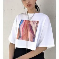 エモダ EMODA ボックスグラフィックTシャツのサムネイル