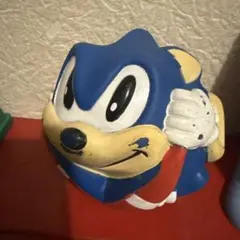 セガ　ソニック・ザ・ヘッジホッグ　ソフビ貯金箱　1991 セガ ソニック・ザ・ヘッジホッグ ソフビ貯金箱 1991 - メルカリ