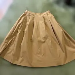 UNIQLO ベージュ フレアスカート Mサイズ