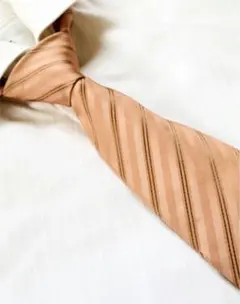 人気！バーバリーブラックレーベル　高級シルクネクタイ　光沢　肉厚