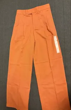 オレンジ スラックス センタープレス