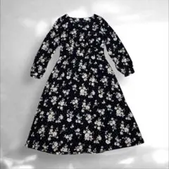 S-023 ナチュラルビューティーベーシック 花の総柄 Sサイズ ワンピース