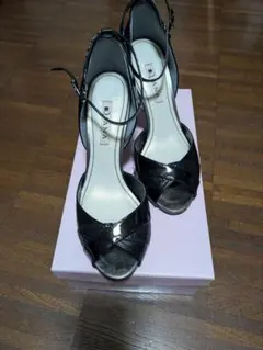 DIANA ブラック オープントゥ ハイヒール