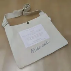 美品☆niko and…　ニコアンド　ショルダーバッグ　ホワイト　ロゴ
