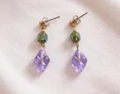 チェコビーズ ピアス パープル 上品 ハンドメイド　大人 揺れる