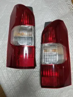 トヨタ ハイエース テールランプ 純正 PA6-TD35 - メルカリ