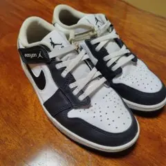 Nike Air Jordan 1 Low FlyEase 27.5cmのサムネイル