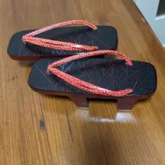 和装履物 草履 黒と赤の花柄 夏　浴衣用下駄