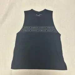 Under Armour ブラック タンクトップ SM