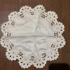 花柄刺繍 テーブルセンター
