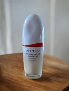 SHISEIDO エッセンススキングロウファンデーション 250
